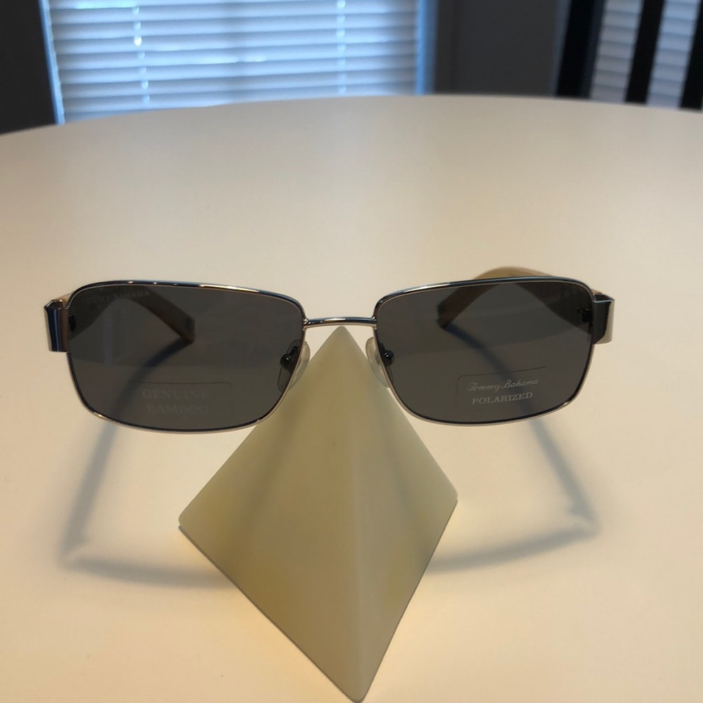 Kelpin it real Tommy Bahama Polarized sunglasses